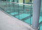 L'inferriata di vetro di alluminio d'anodizzazione si rispecchia/polvere che ricopre la struttura solida per l'appartamento