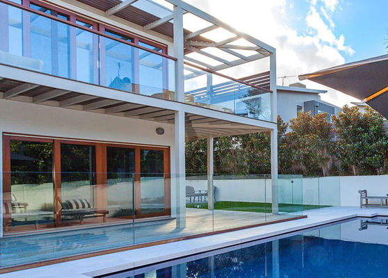 Uso di vetro temperato esteriore del terrazzo di progettazione moderna dell'inferriata per la piscina